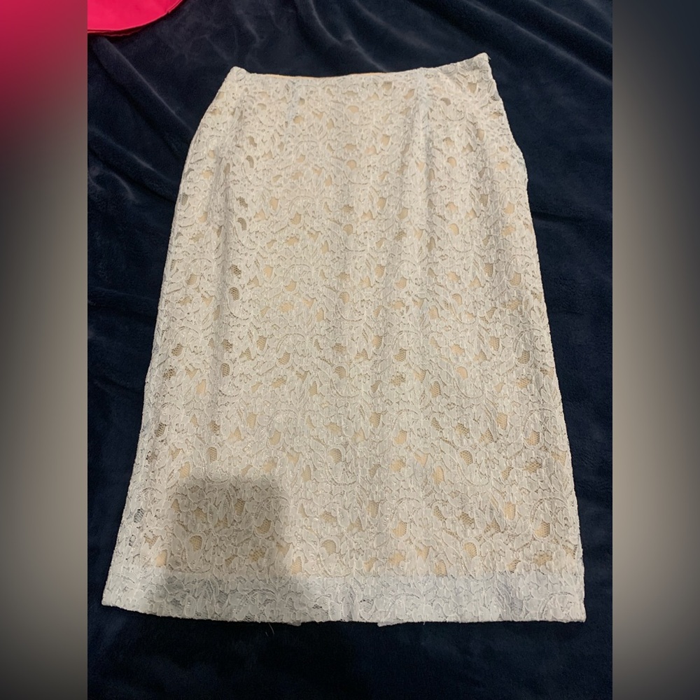Women’s Lace Skirt Size 4